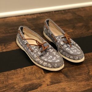 Sperry topsiders with anchor detail